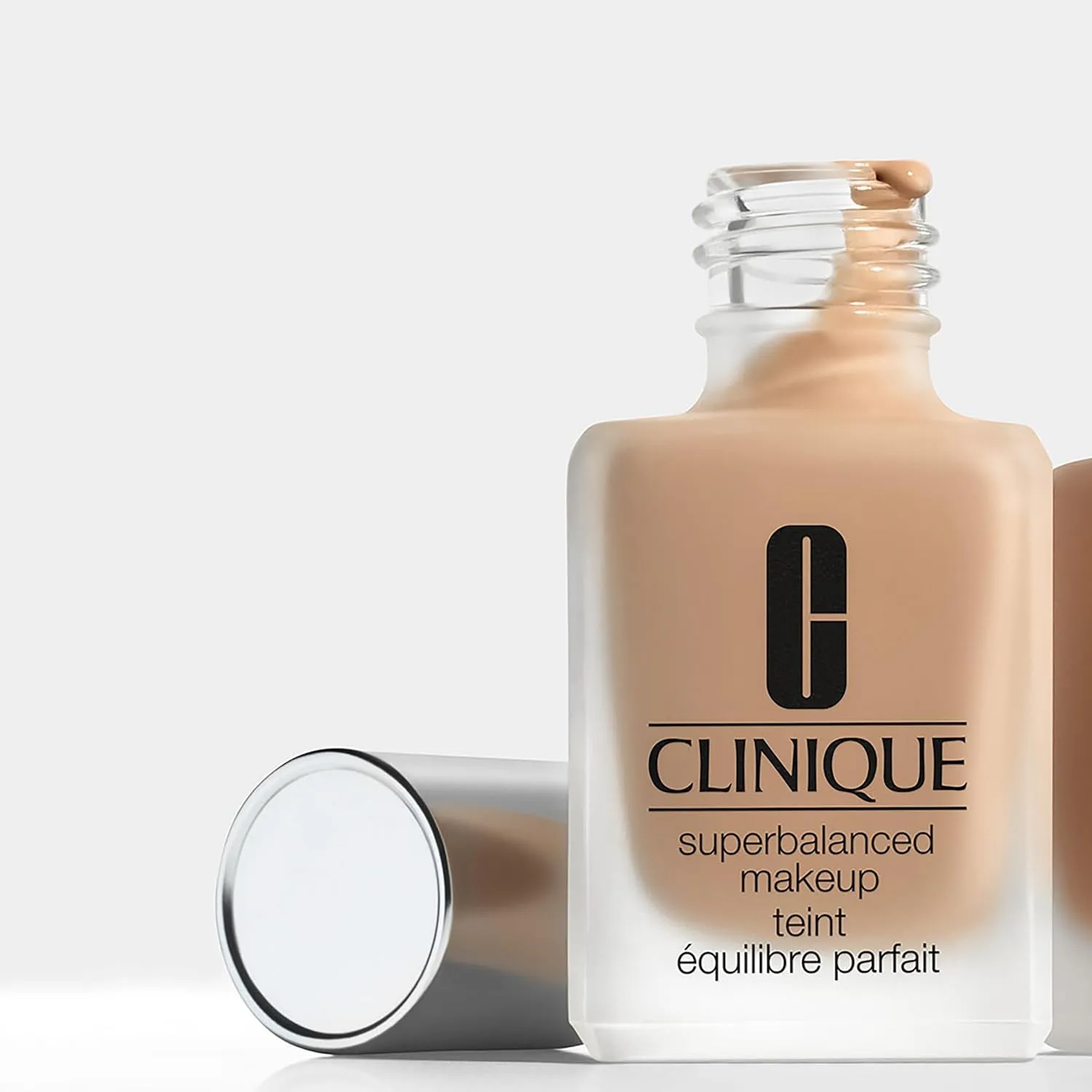 Clinique Superbalanced Oil Free Liquid Foundation Makeup For Dry to Oily Skin Types | Hydrating   Moisturizing
