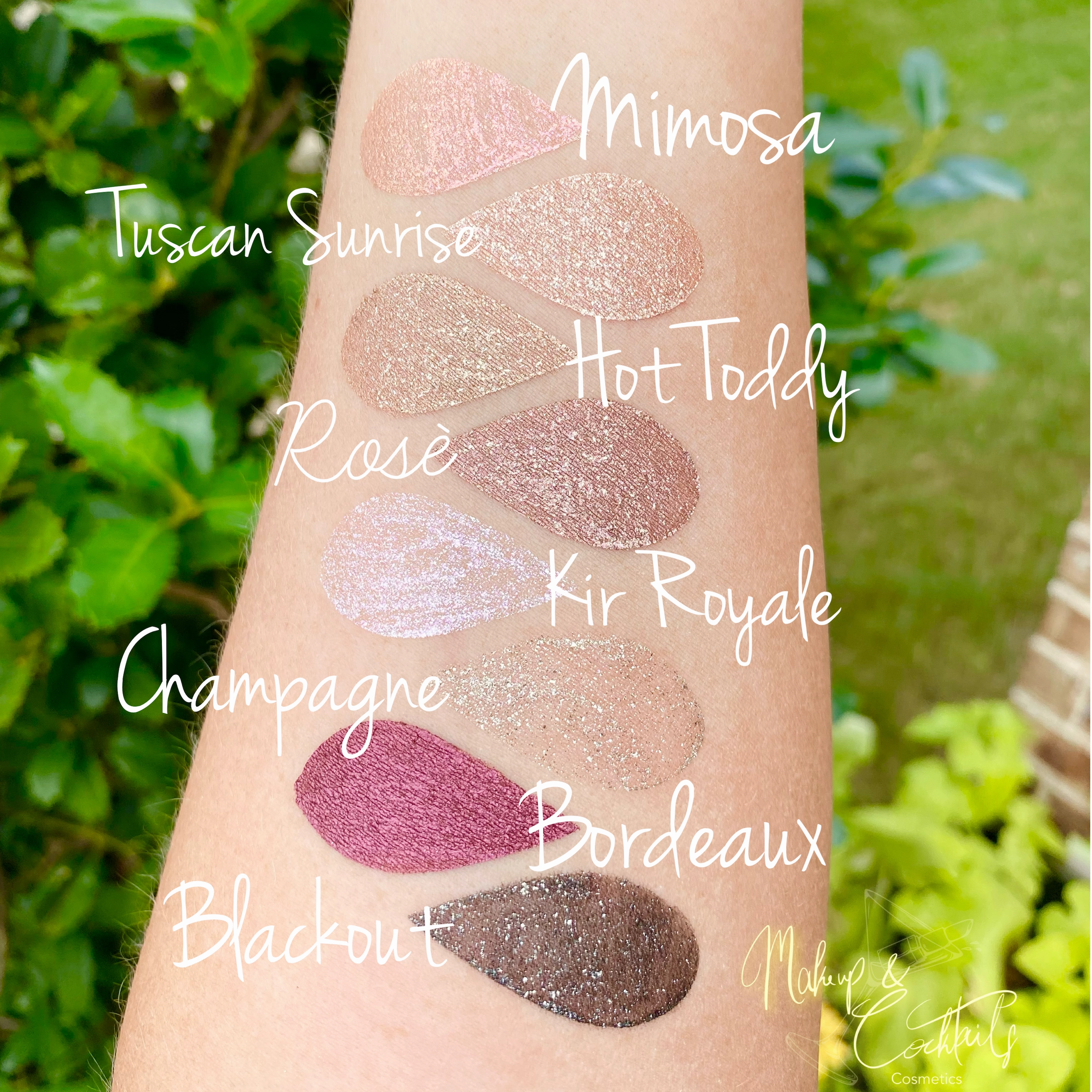 Cocktail Hour shimmer eyeshadow"Champagne"