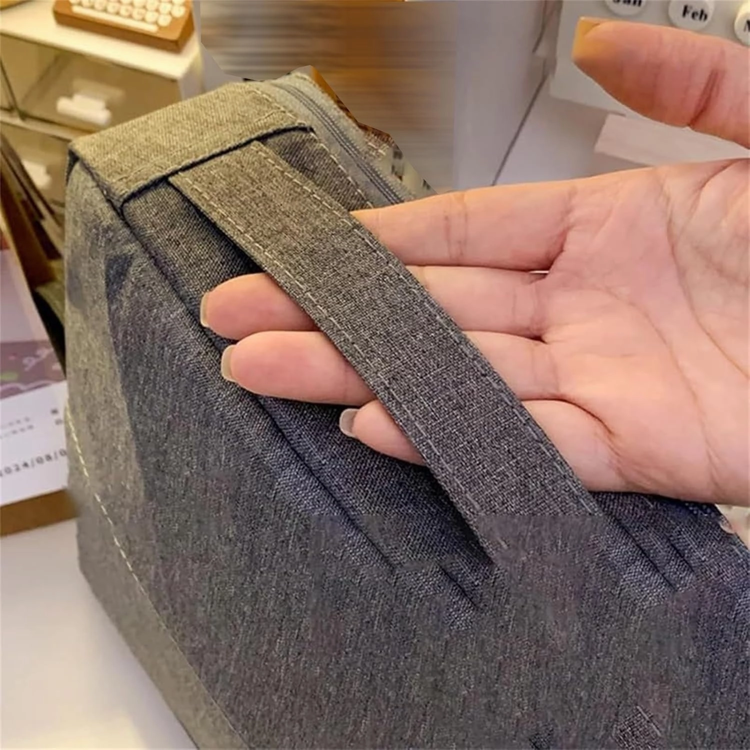 Doresty Makeup Bag, Standing Makeup Bag – Portable, Doresty Cosmetic Bag with Compartments, Large Capacity Oxford Cloth Standing MakeupBag, Waterproof Vertical Office Desktop Storage Bags (Gray)