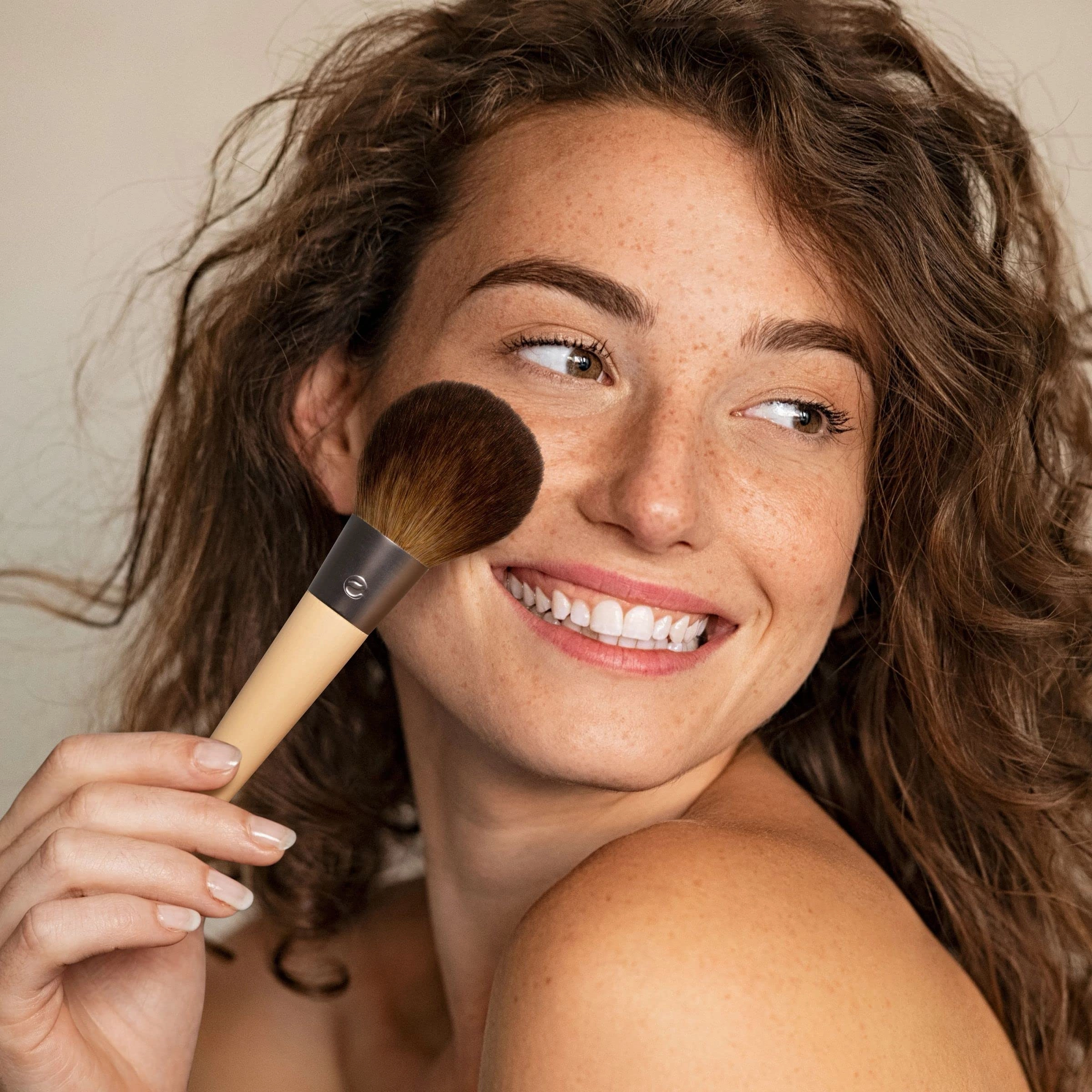 EcoTools Full Powder Brush, Fluffy Makeup Brush For Loose & Pressed Powder, Best For Setting Makeup, Large Brush Head With Soft, Synthetic Bristles, Eco-Friendly & Cruelty-Free, 1 Count