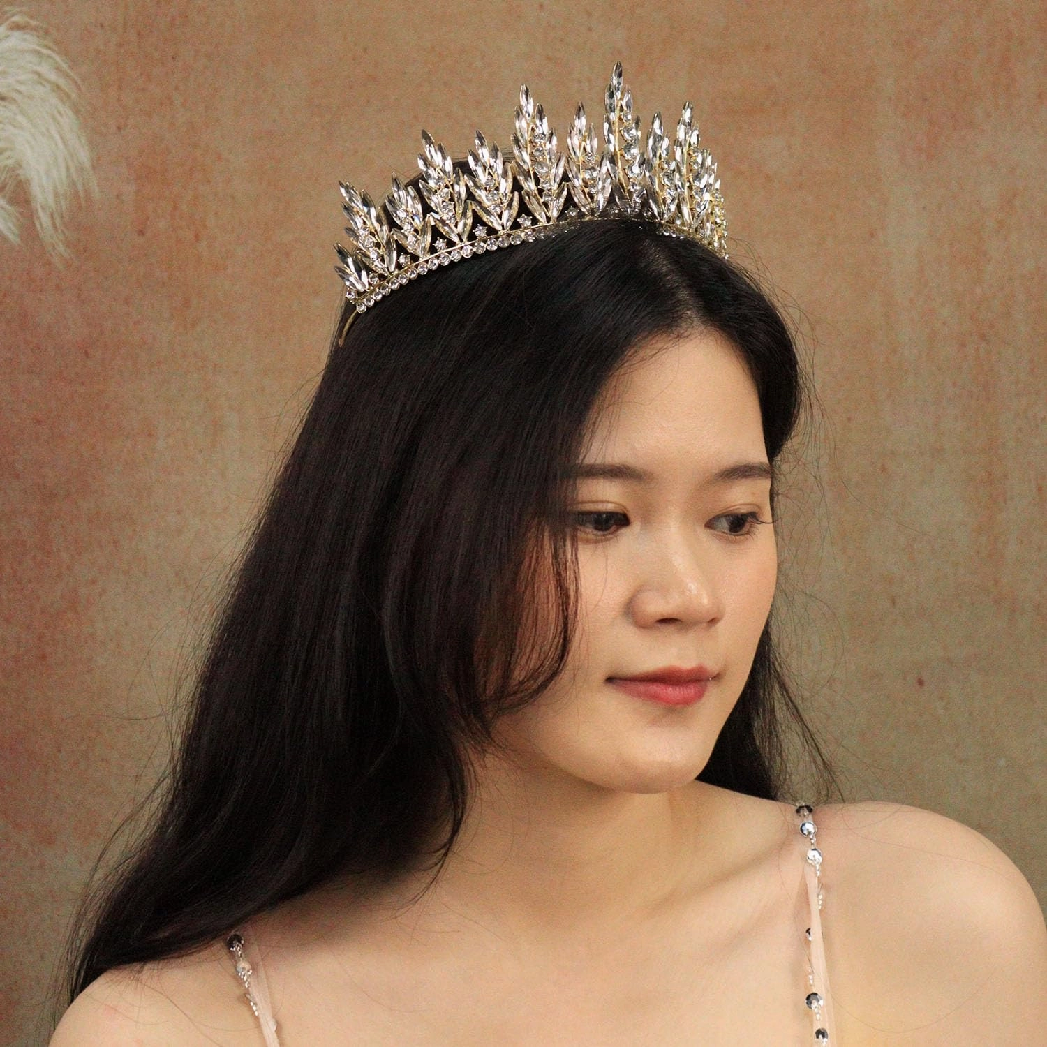 Gold Bride Wedding Tiara Crown for Women Elegant Royal Queen Crown Headband Glitter Crystal Princess Headpieces for Quinceanera Pageant Prom Birthday (02Gold-white, Standard)