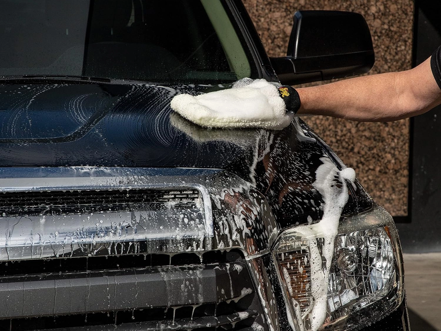 Meguiar's Ultimate Wash and Wax Bundle with Meguiar's Microfiber Wash Mitt