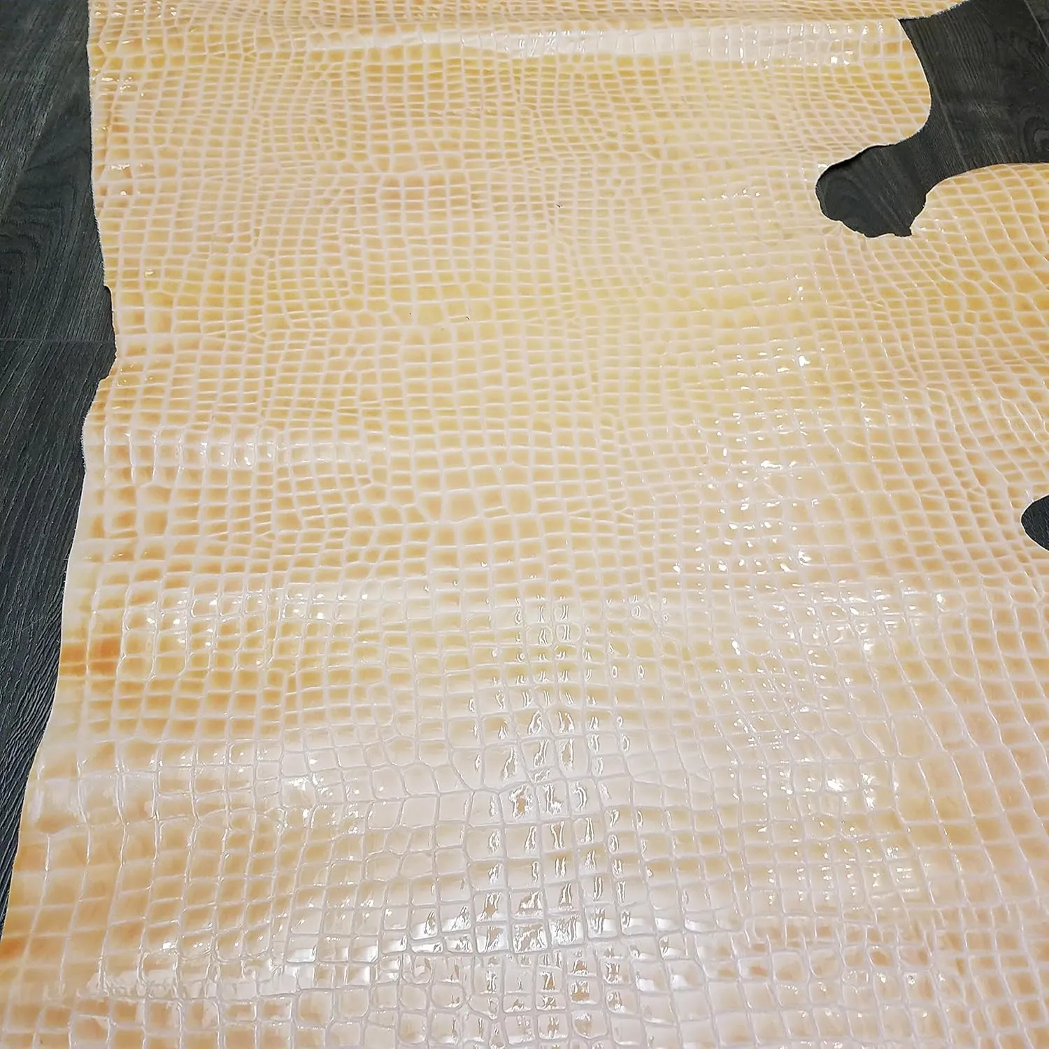 Pale Peach Orange Patent Crocodile Croco 2.5 oz Soft Upholstery Chap Craft Handbag Cowhide Genuine Leather Cow Hide Skin NAT Leathers (8-10 sq.ft, Pale Orange Peach)