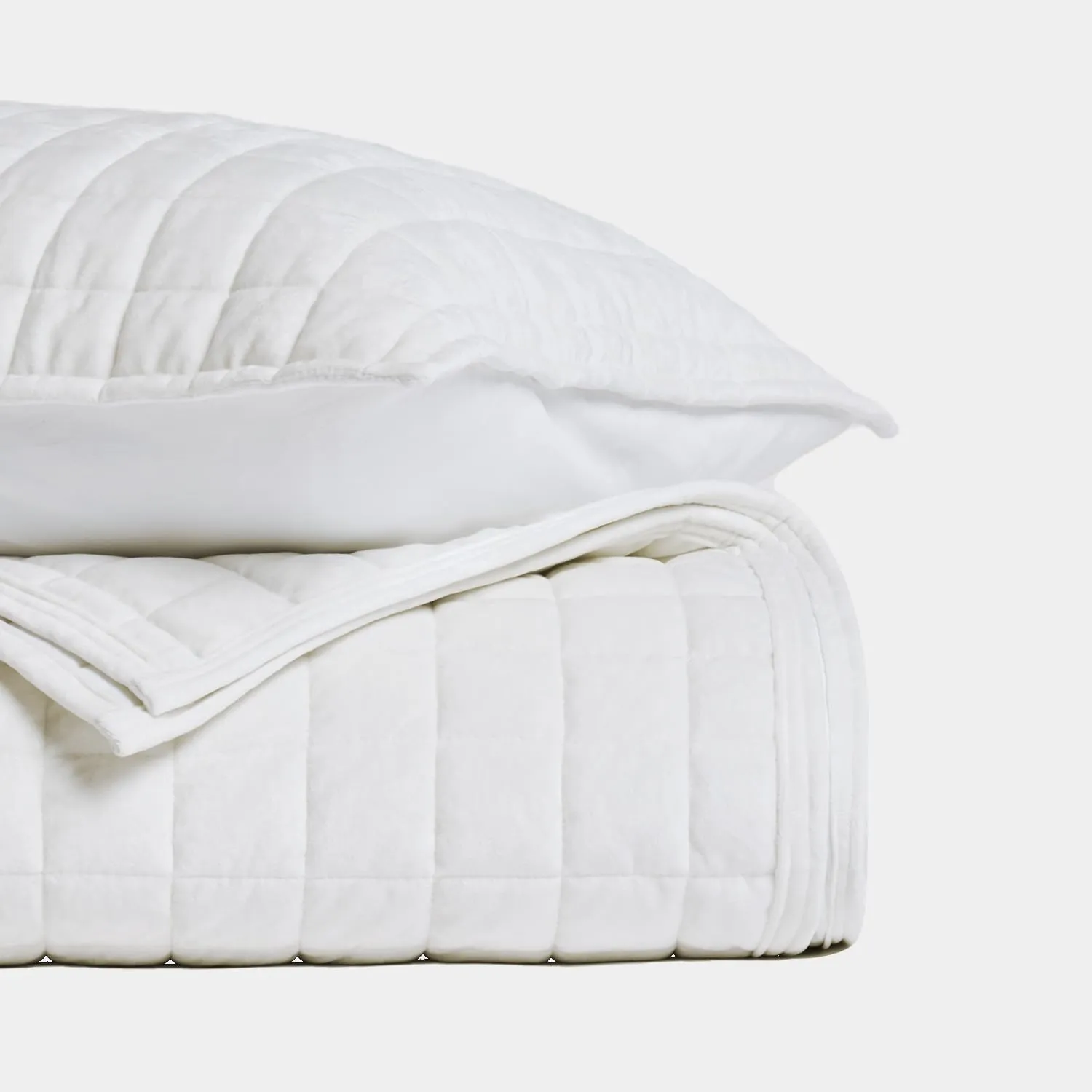 RECYCO Luxury Velvet Quilt Set King Size Bedding Sets, Ultra Soft Velvet Comforter Set, Lightweight Channel Box Stitch Oversized Bedspread Coverlet for All Season, with 2 Shams, Bright White