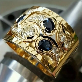 Retro Gleaming Gold Ring