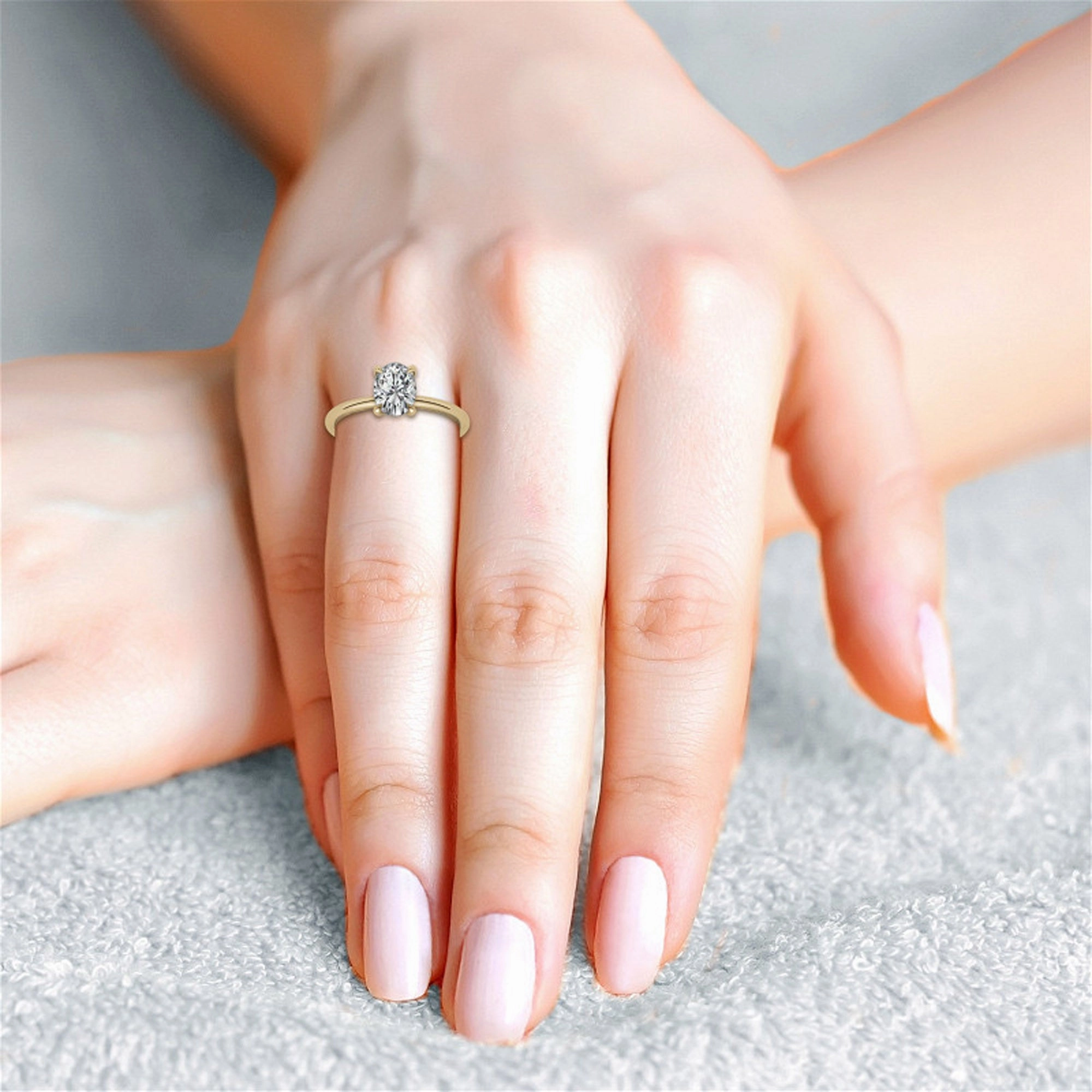 Silver Gleaming Oval Beauty Ring